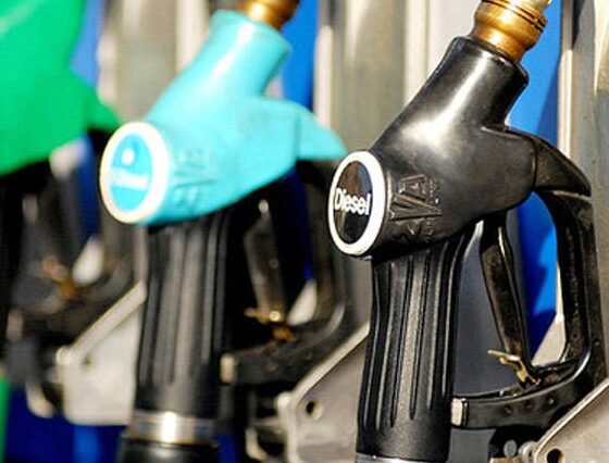 Oggi fate il pieno, da domani benzina più cara