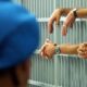Test omosessualità a poliziotto, risarcito con 10mila euro. Un agente scelto di polizia penitenziaria ha presentato un ricorso al Tar del Piemonte ottenendo un indennizzo di 10mila euro per "danno morale".