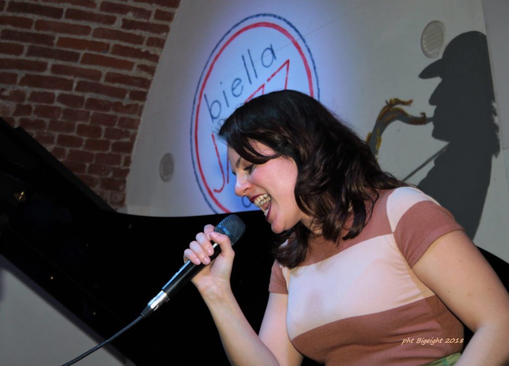 Sul palco del Biella Jazz Club la cantante Georgia Ciavatta - La Provincia di Biella