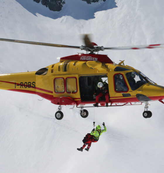Precipita per 30 metri dentro un crepaccio sul Monte Rosa