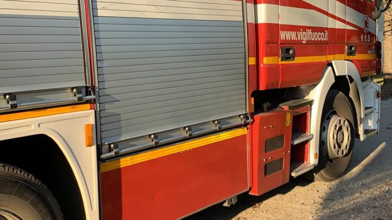 Allontana Un Oggetto Per Mettere A Fuoco