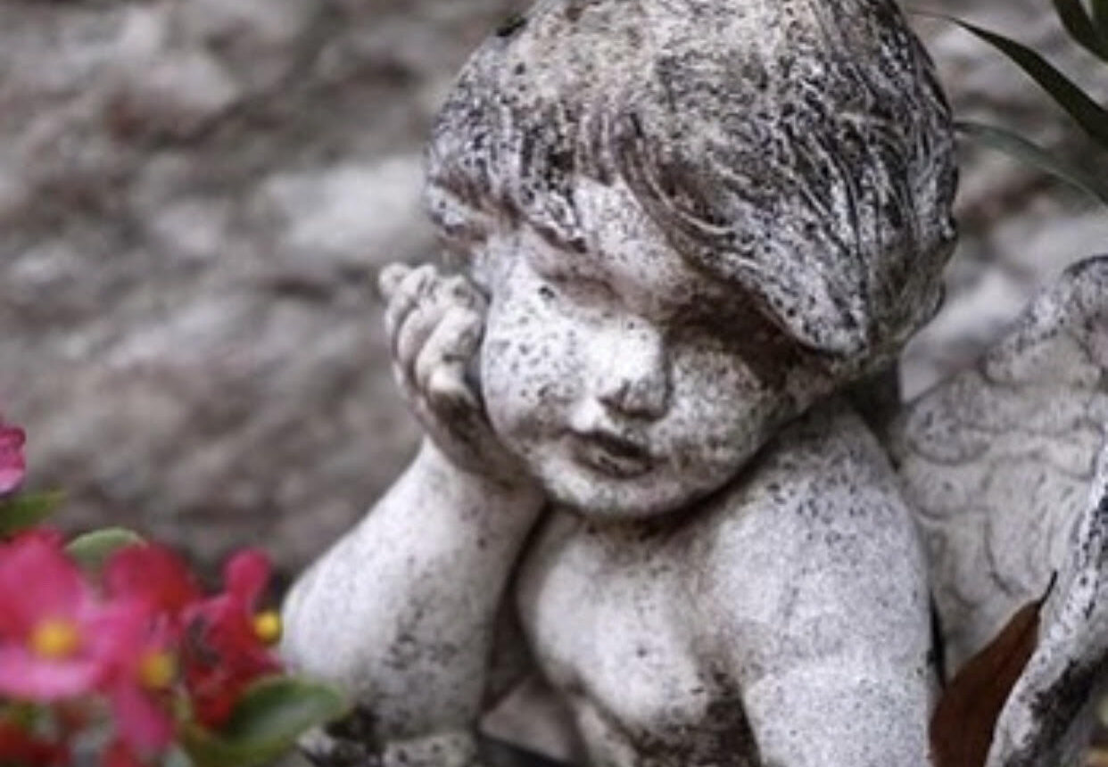 Furto di rame al cimitero di Gaglianico: prese di mira più cappelle