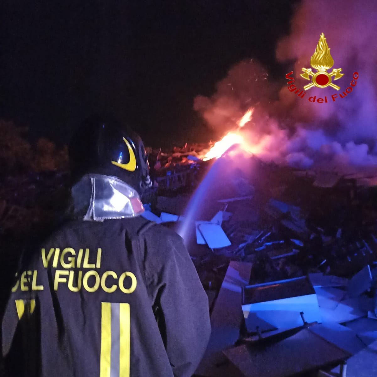 incendio all'ecocentro