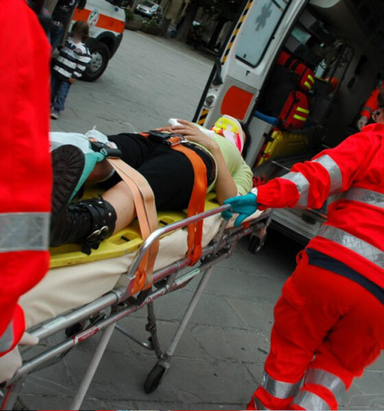 operaio cade dal tetto