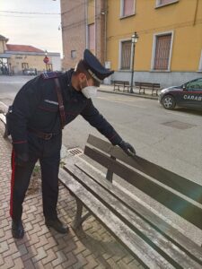 Minaccia carabinieri 