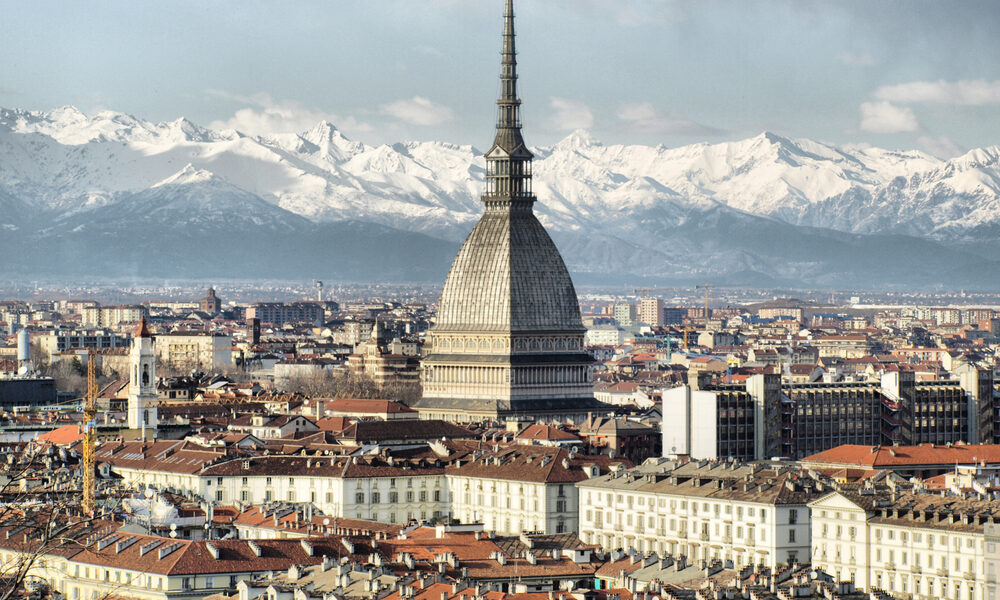 Panorama di Torino con le Alpi sullo sfondo