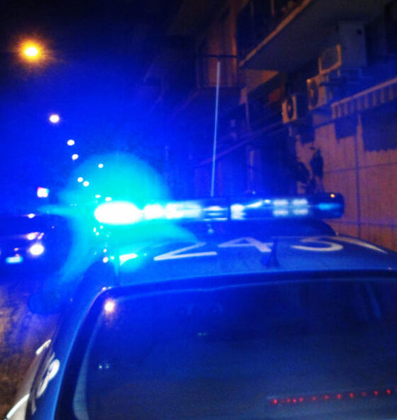 Si schiantano con l’Audi rubata e si danno alla fuga