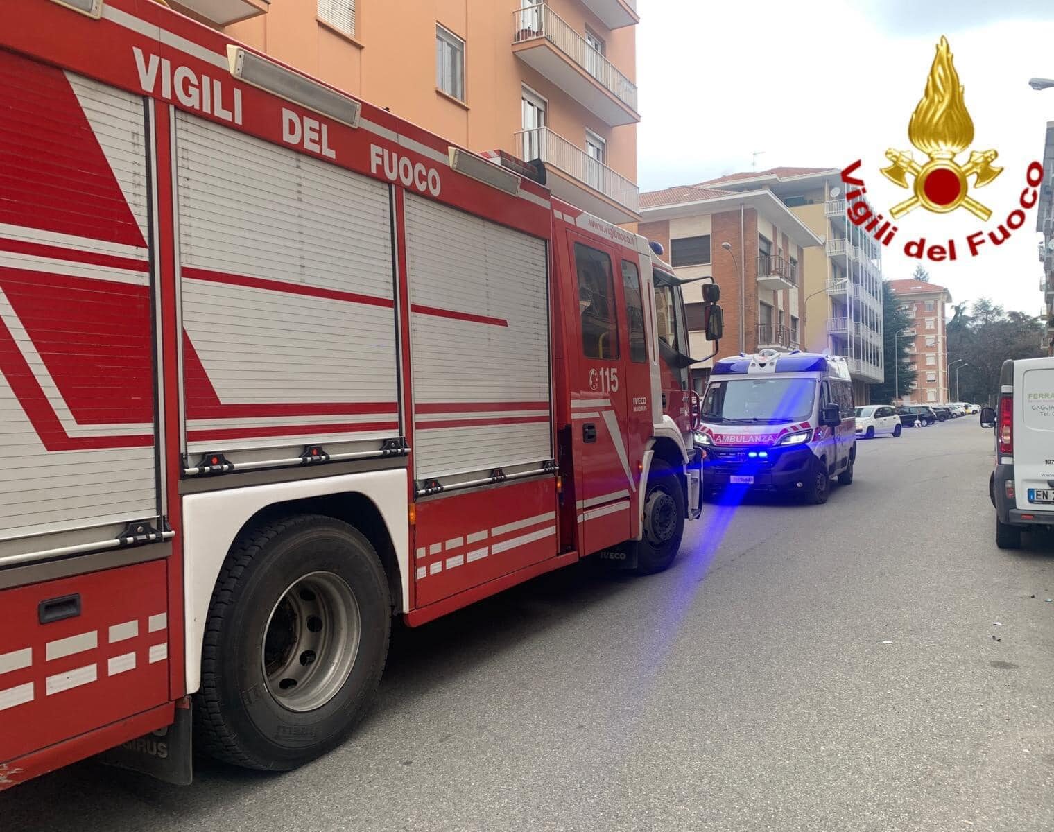 Cade in casa a Biella, scattano i soccorsi