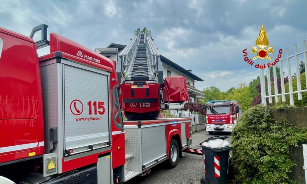 Fiamme in un camino di Cossato