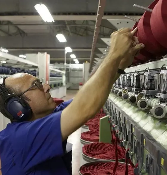 Cornuti e mazziati, i biellesi lavorano tanto ma guadagnano poco. I dipendenti biellesi del settore privato lavorano una media di 264,3 giorni all’anno, quasi nove mesi compresi sabato e domenica