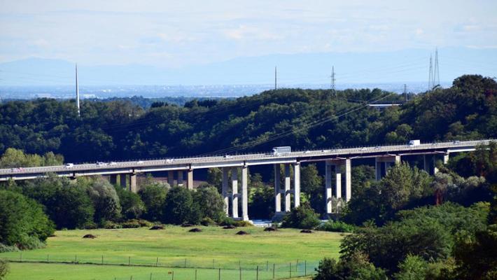 maxi tamponamento sul ponte della tangenziale