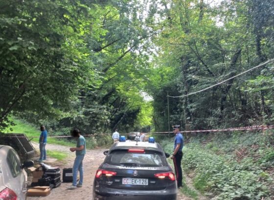 Fermato dai carabinieri con due grammi di droga