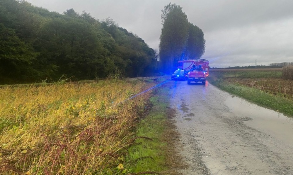 Donna trovata morta in un canale