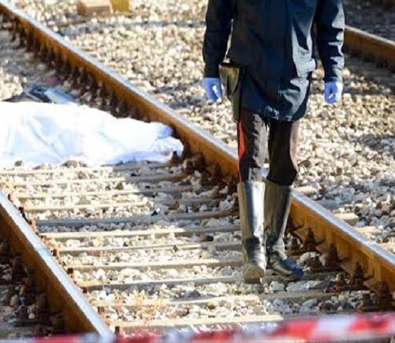 travolto e ucciso dal treno