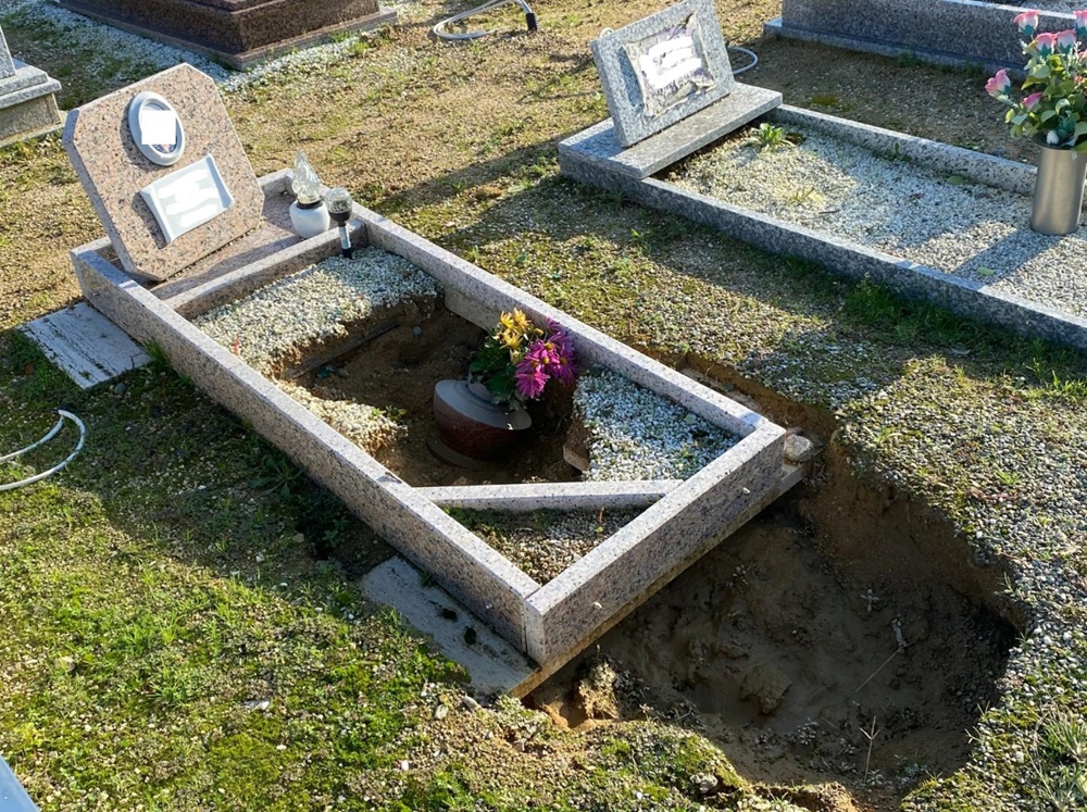 «Le tombe sprofondano nel terreno»