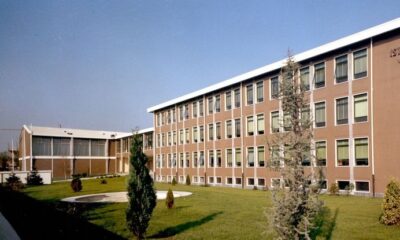 Professore accerchiato e minacciato da un gruppo di studenti. E' sputato anche un coltello, rivelatosi poi di plastica. Il grave fatto è accaduto all'istituto Gae Aulenti di Biella. 