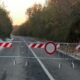 Pali pericolanti, chiusa la strada di Castelletto Cervo - FOTOGALLERY