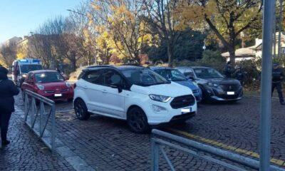 Auto in fuga dalla polizia