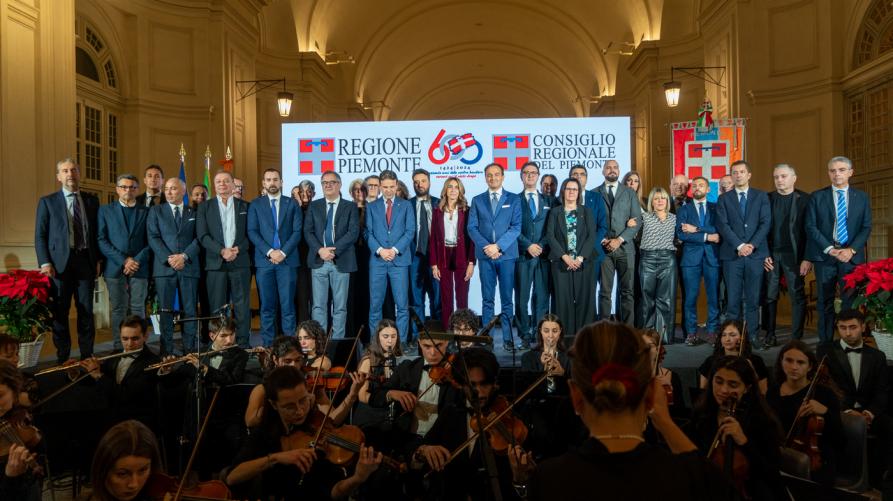 Foto di gruppo all'evento “Il Piemonte è i suoi Comuni”