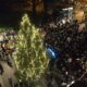 Grande pubblico per l’accensione dell’albero di Natale