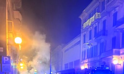 Prendono fuoco quattro auto parcheggiate nel cuore di Biella poco prima della mezzanotte