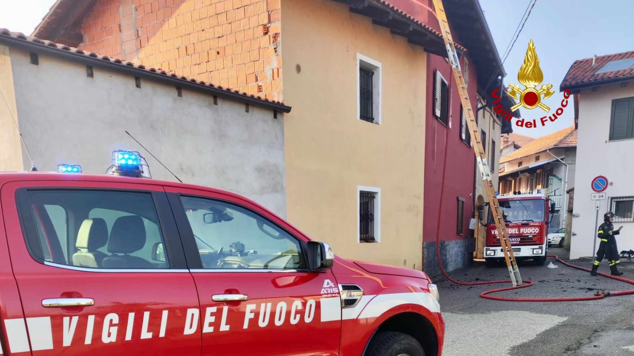 incendio in una casa di candelo