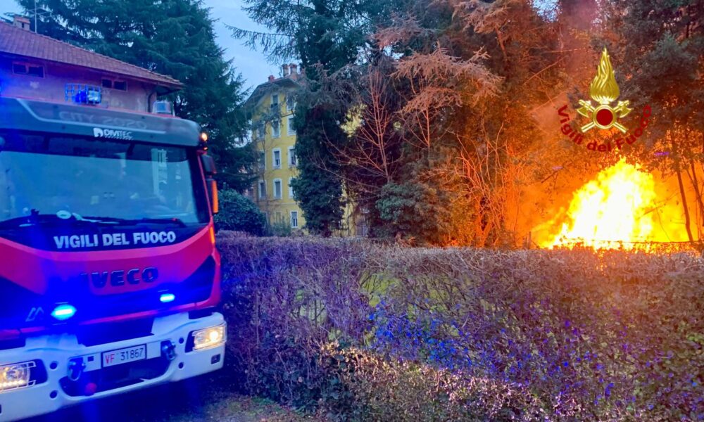 Fiamme in centro città