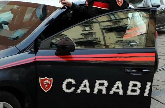 carabinieri salvano una donna