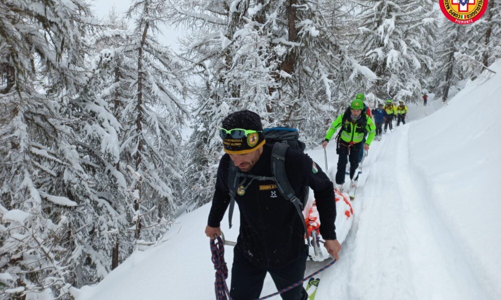 Travolto da una valanga a Salbertrand: scialpinista salvato