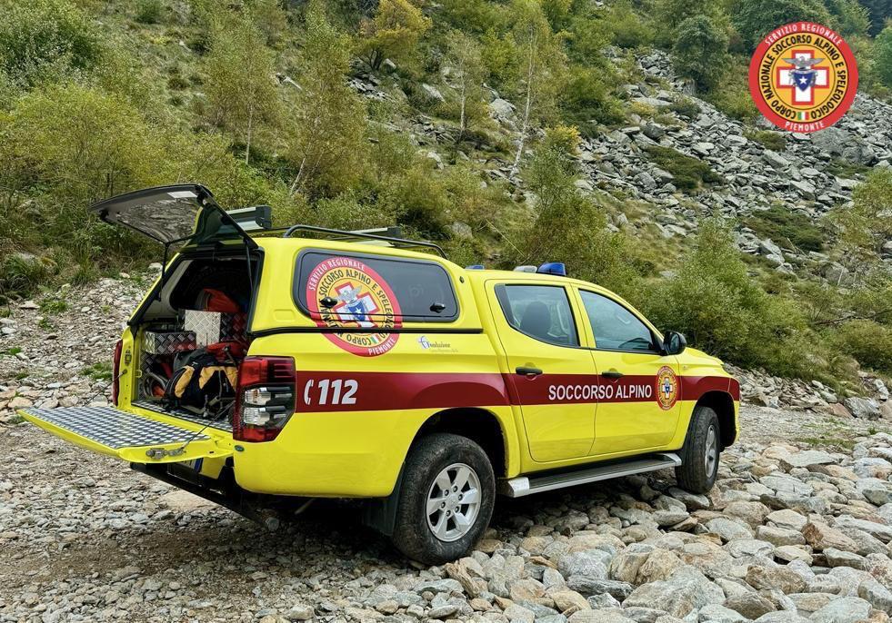 Cade rovinosamente in mountain bike: soccorso dall'eliambulanza