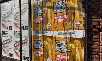 Città tappezzata di manifesti per chiedere le dimissioni di Delmastro