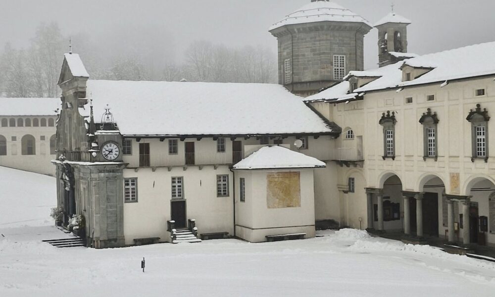 Oropa vestita d’inverno: caduti 20 centimetri di neve