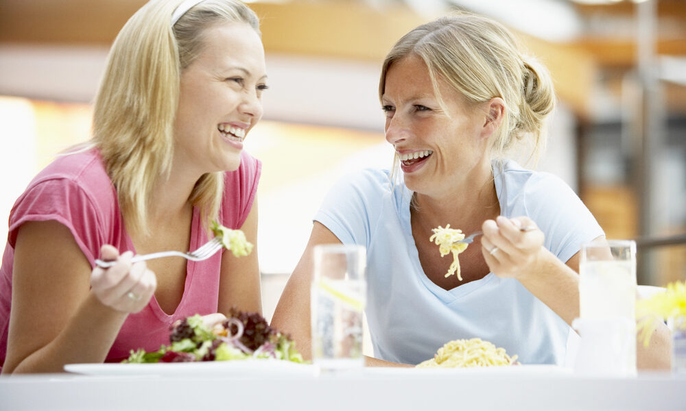 Amiche a pranzo