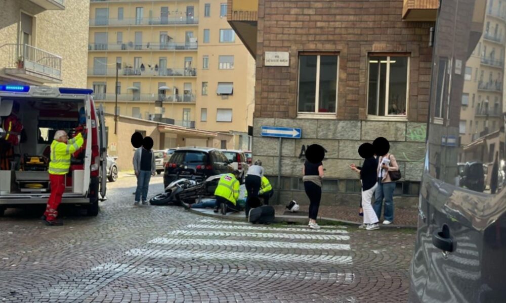 Schianto tra moto e auto a Biella: centauro finisce in ospedale