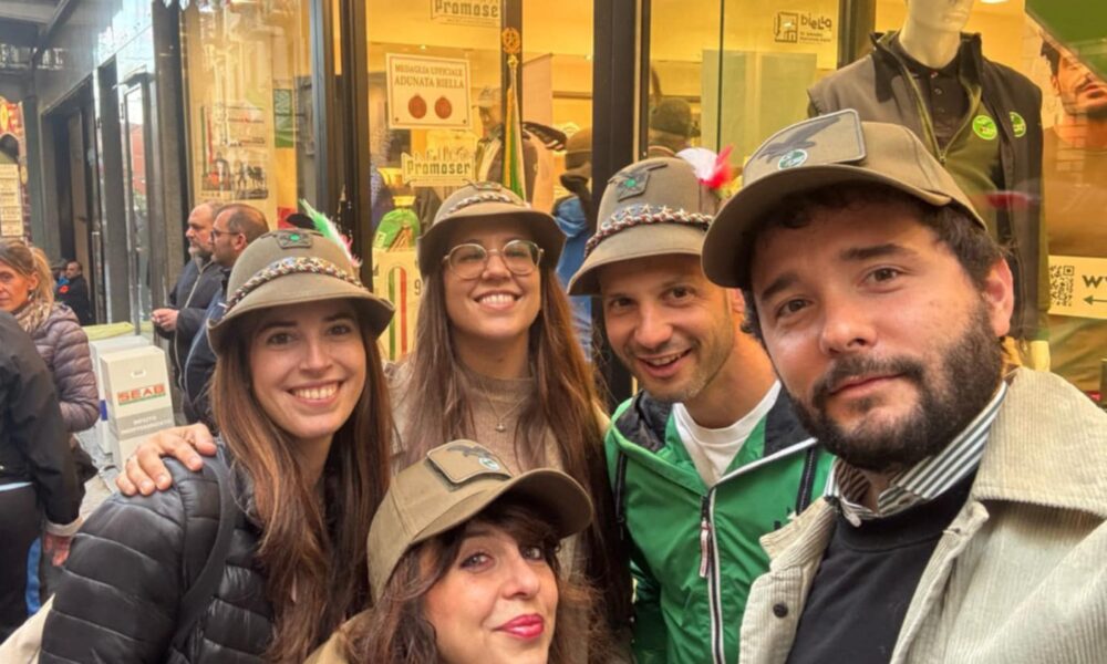 Il vostro selfie più bello dell'Adunata 2025