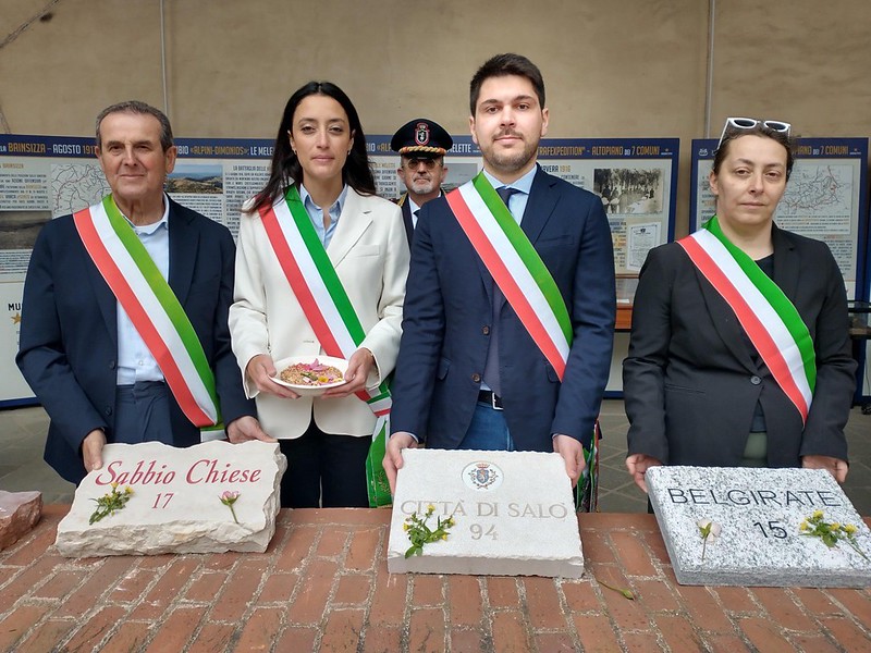 Pietre di memoria per Nuraghe Chervu all'Adunata - FOTO
