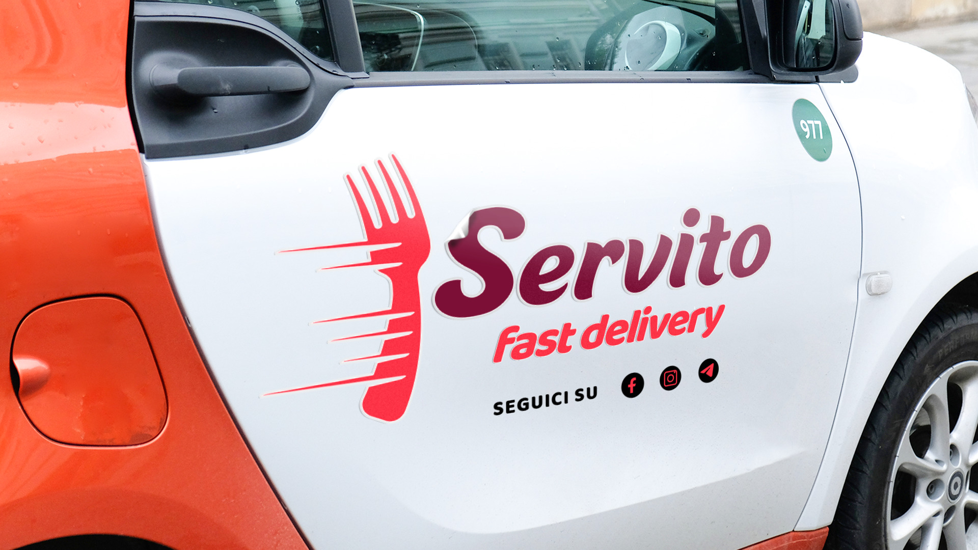 Adesivo su automobile
