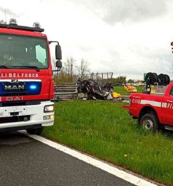 Auto esce di strada e si schianta contro un albero: morto il conducente