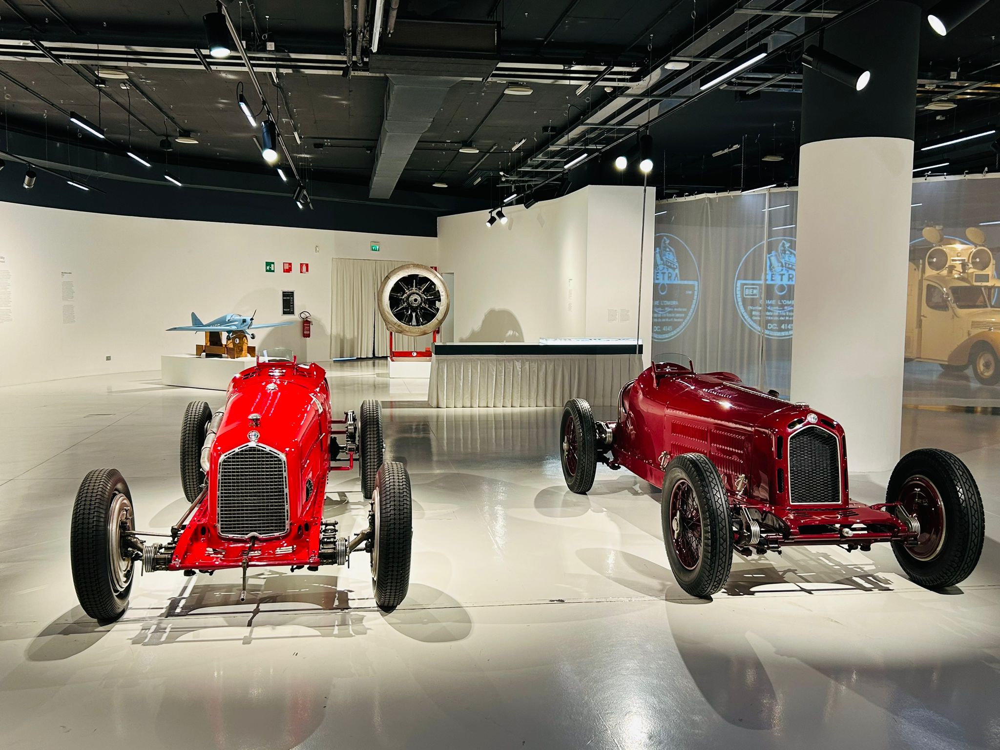 Carlo felice Trossi, eroe incompiuto. Inaugurata al MAUTO di Torino una mostra dedicata alla poliedrica figura del pilota biellese. Resterà aperta al pubblico fino al 28 settembre.