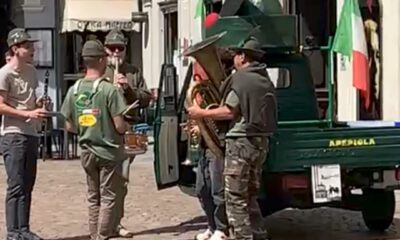 Adunata, in centro c'è già clima di festa - VIDEO