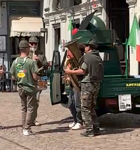 Adunata, in centro c'è già clima di festa - VIDEO