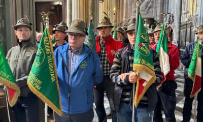 Adunata, Duomo gremito per la messa solenne presieduta dal vescovo - FOTO