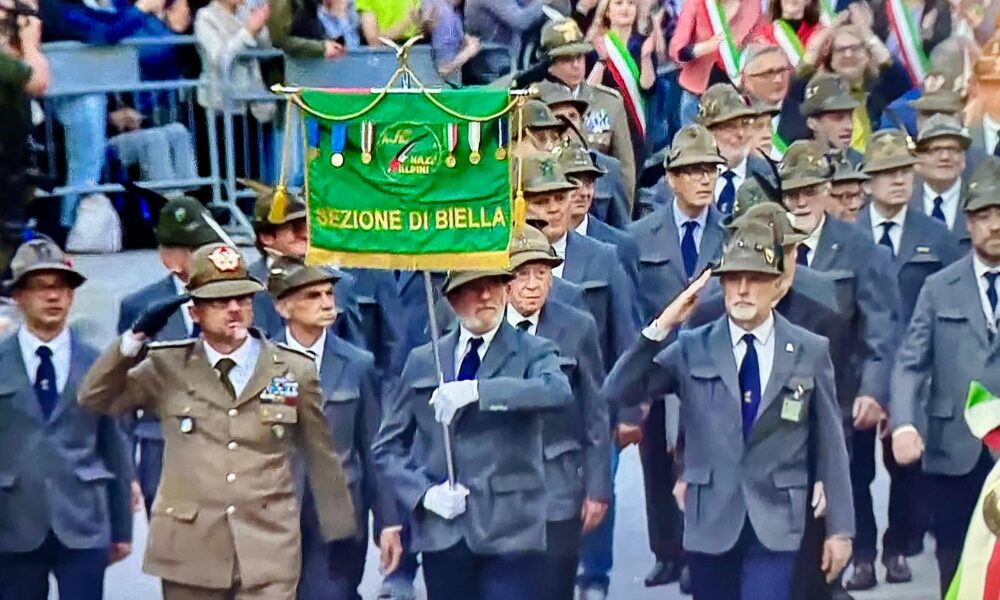 L'attesa è finita: è il grande momento di Biella nella sfilata - VIDEO