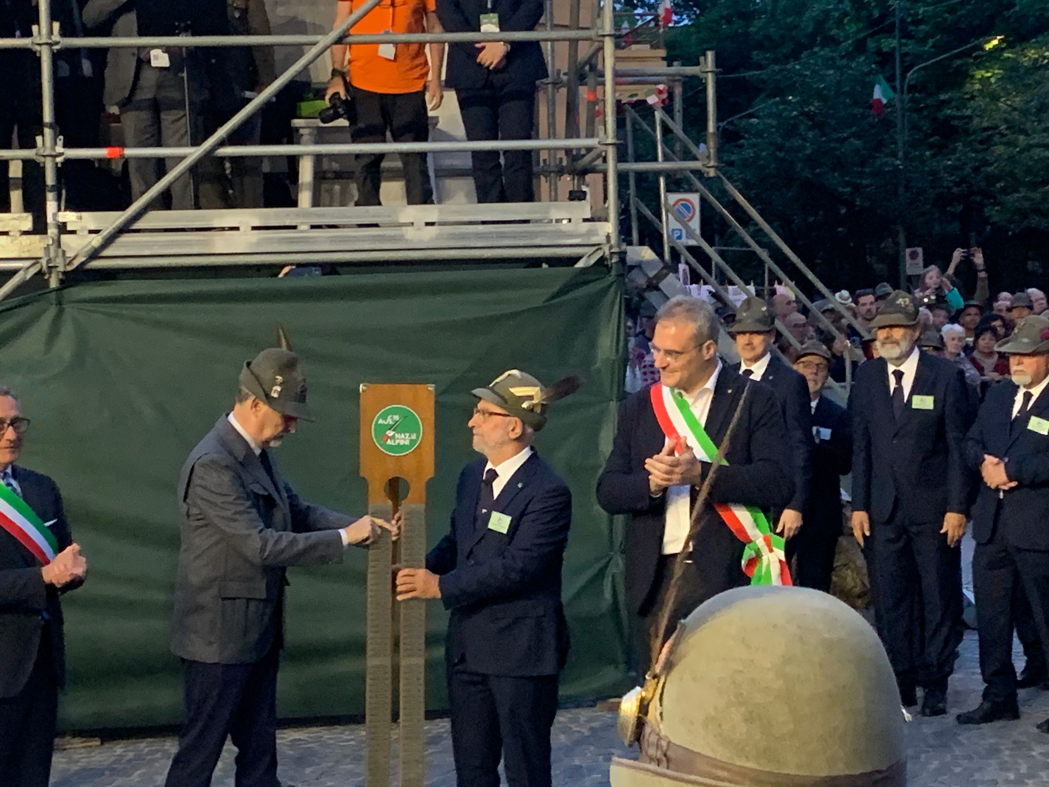 Adunata alpini, arrivederci a Genova