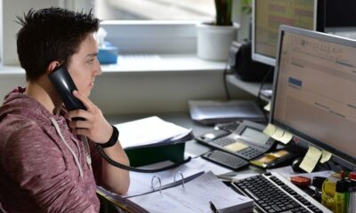 Cornuti e mazziati: per i biellesi più ore di lavoro ma meno soldi