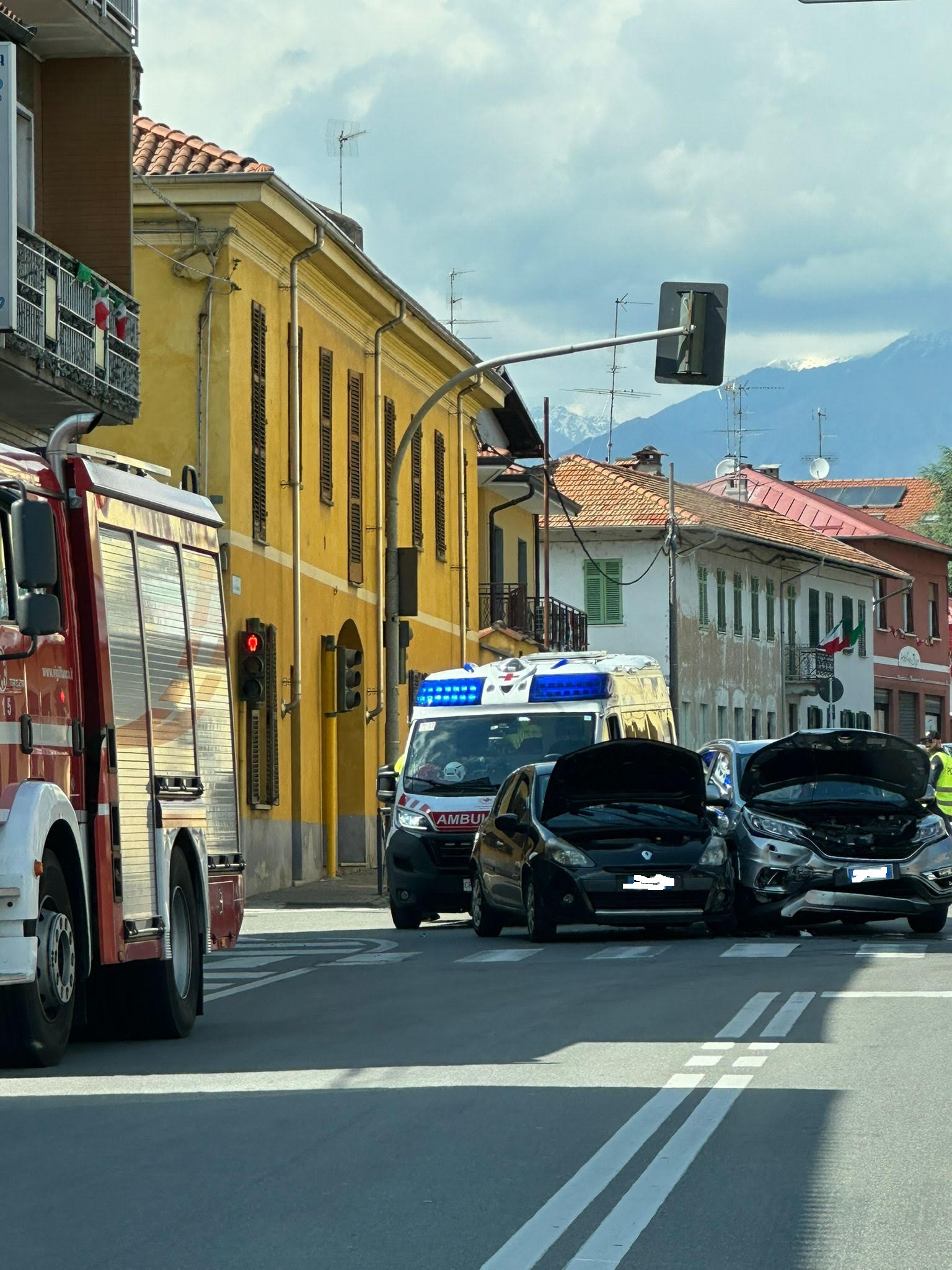 Incidente a Sandigliano, due feriti
