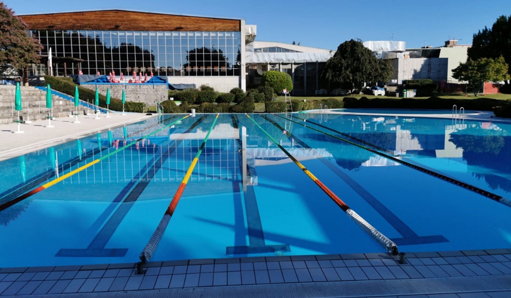Dopo due anni riapre la piscina esterna della Rivetti