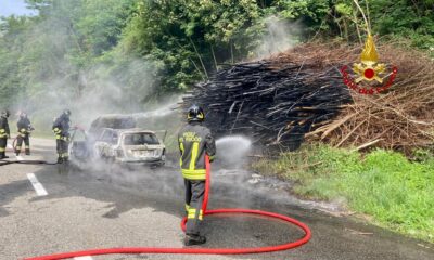 Automobile a fuoco sulla Settimo Vittone