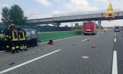 Schianto in A26, muore una donna: coinvolti furgoncino e due auto