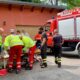 Si tuffa nel torrente e batte la testa su un sasso